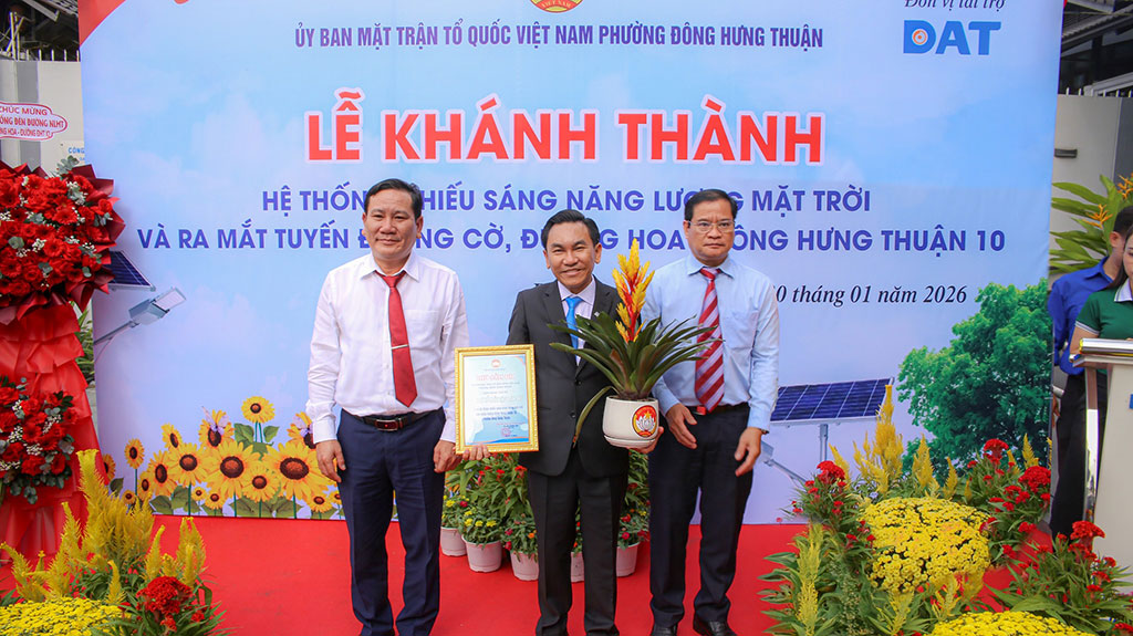 Fearing coronavirus recession, France announces €45 billion in business aid