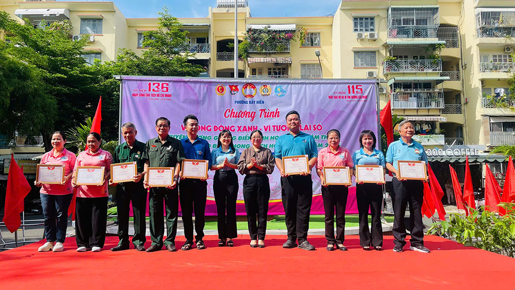 HANE TRAO TẶNG CÂY XANH CHO PHƯỜNG BẢY HIỀN, CHUNG TAY “VÌ CỘNG ĐỒNG XANH – VÌ TƯƠNG LAI SỐ”