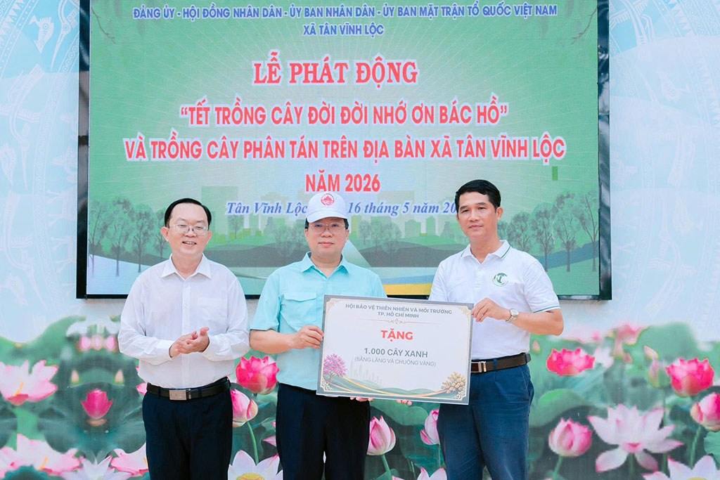 Xã Tân Vĩnh Lộc, TP.HCM – Hội Bảo vệ Thiên nhiên và Môi trường TP.HCM trao tặng cây xanh, chung tay phủ xanh đô thị