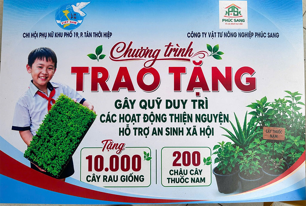 Trao tặng 10.000 cây rau giống và 200 chậu cây dược liệu gây quỹ thiện nguyện nhân Ngày môi trường thế giới 05/06