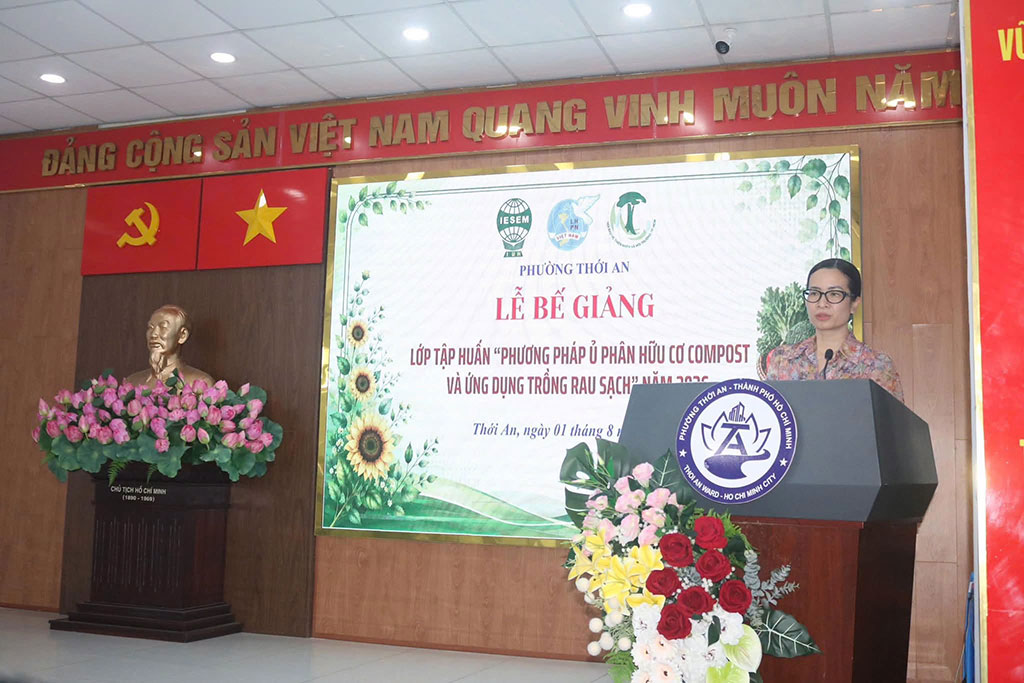 Lan tỏa kinh tế tuần hoàn từ lớp tập huấn ủ phân compost tại phường Thới An